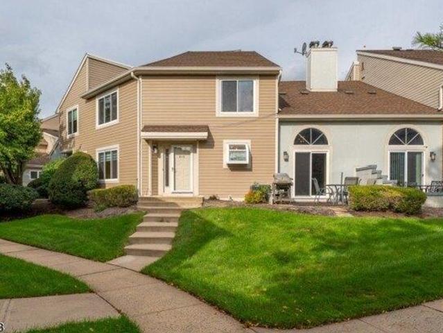 Condo for sale in Springfield Park Place Condominiums, Springfield