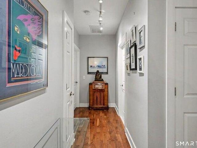 Condo for sale in Palmers Hill, Stamford