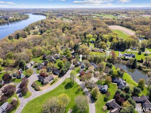 Condo for sale in Suffield, Connecticut