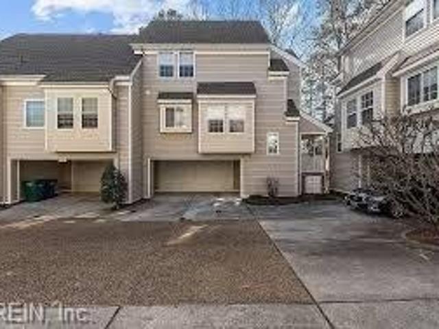 Condo for sale in Suffolk
