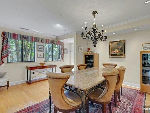 Condo for sale in Courts at Glenpointe, Teaneck Township