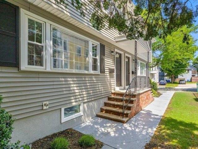 Condo for sale in Yale Avenue Historic District, Wakefield