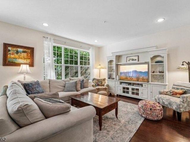 Condo for sale in Waldwick, New Jersey