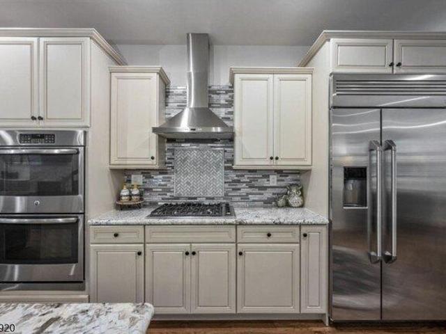 Condo for sale in Waldwick, New Jersey