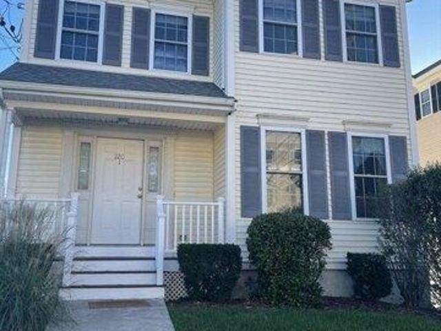 Condo for sale in Waltham, Massachusetts