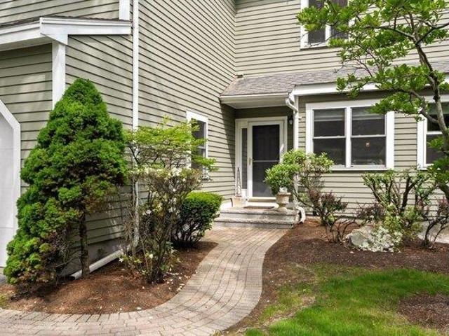 Condo for sale in Waltham, Massachusetts