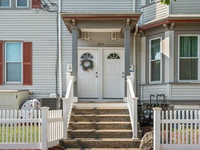 Condo for sale in Waltham, Massachusetts