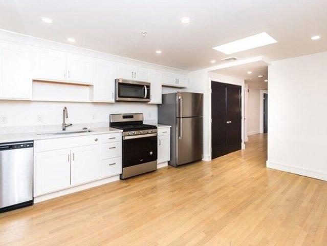 Condo for sale in Waltham, Massachusetts