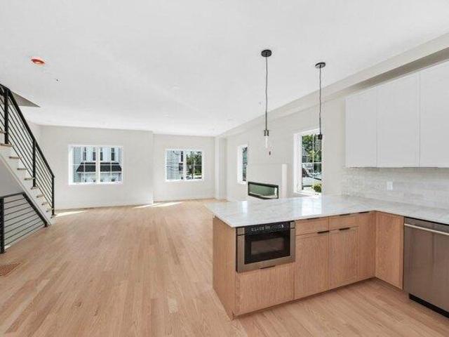 Condo for sale in Waltham, Middlesex County