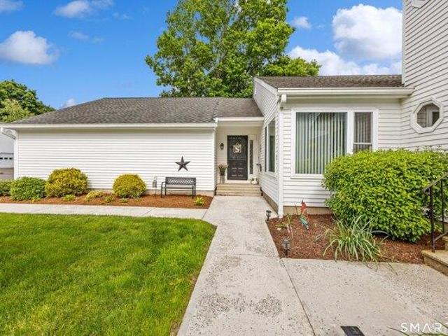 Condo for sale in Oakville, Connecticut