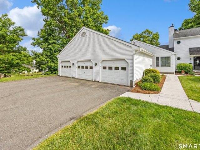 Condo for sale in Oakville, Connecticut