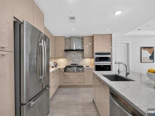 Condo for sale in Hudson, New Jersey