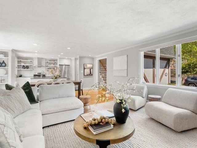 Condo for sale in Wellesley, Massachusetts
