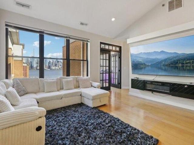 Condo for sale in Hudson, New Jersey