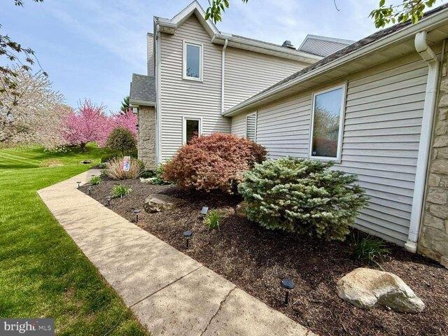 Condo for sale in York