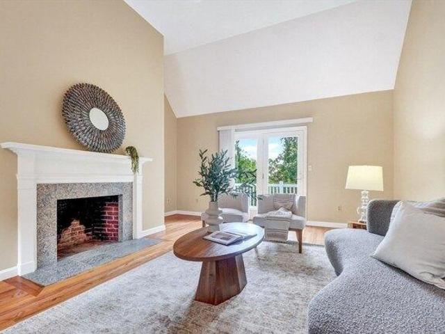 Condo for sale in Bedford, Massachusetts