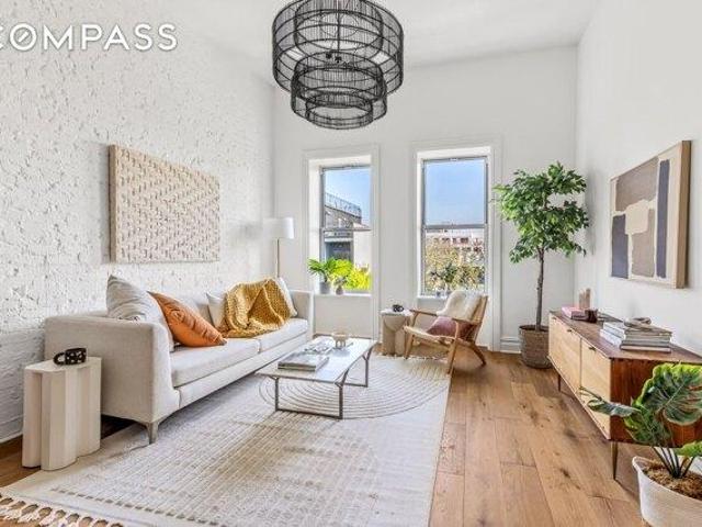 Condo for sale in Arverne, New York