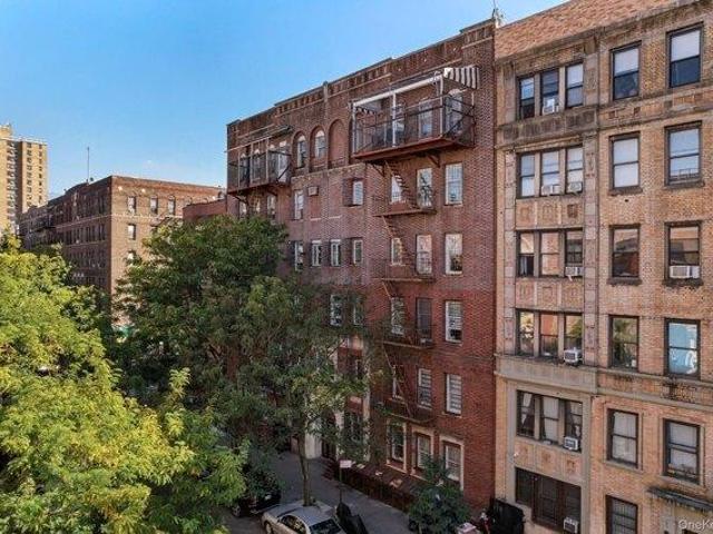 Condo for sale in Arverne, New York