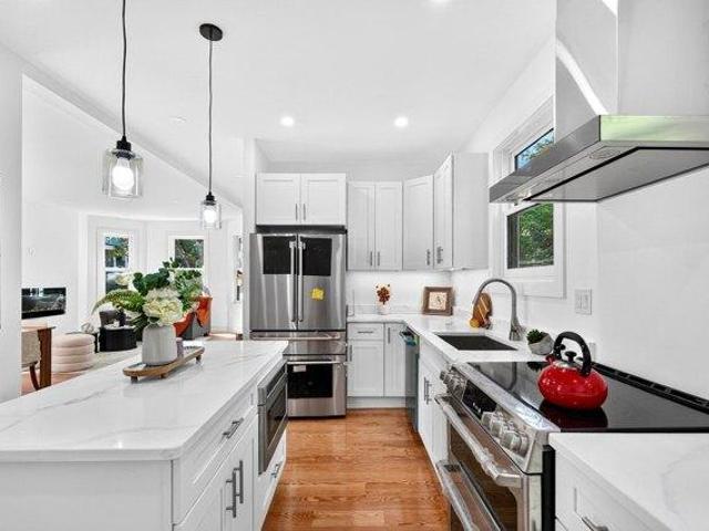 Condo for sale in Avon Hill, Cambridge
