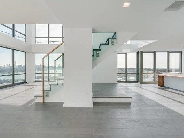Condo for sale in Edgewater, New Jersey