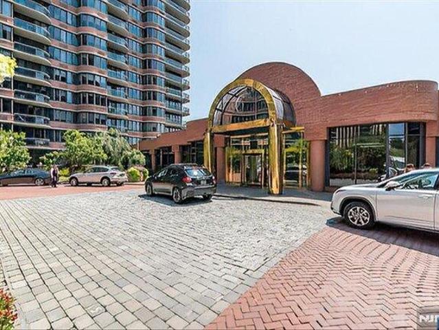 Condo for sale in Cliffside Park, New Jersey