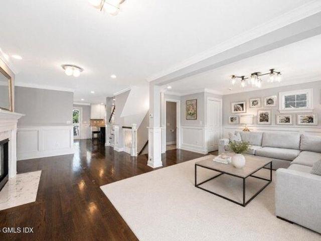 Condo for sale in Mianus, Greenwich