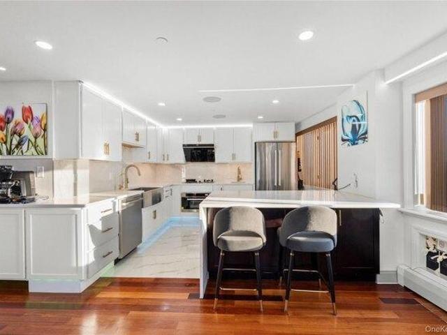 Condo for sale in Queens, Arverne
