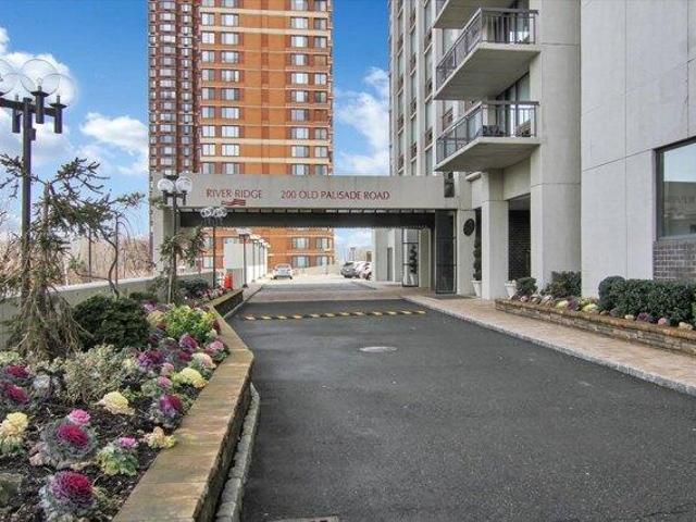 Condo for sale in Fort Lee, New Jersey