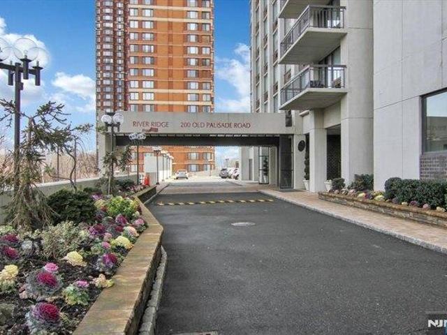 Condo for sale in Fort Lee, New Jersey