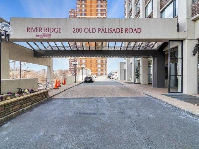 Condo for sale in Fort Lee, New Jersey