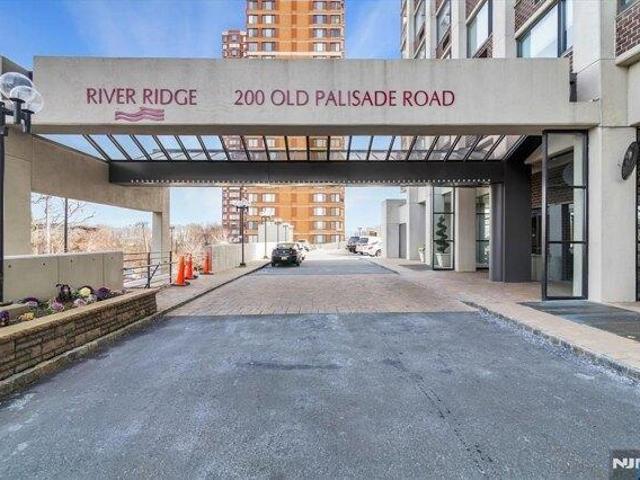 Condo for sale in Fort Lee, New Jersey