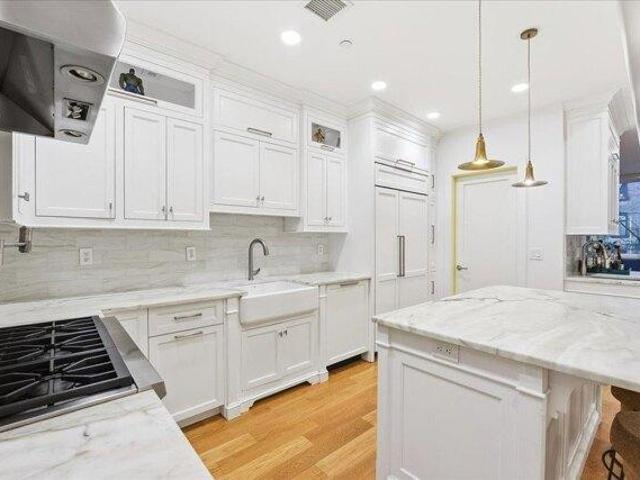 Condo for sale in Hudson, New Jersey