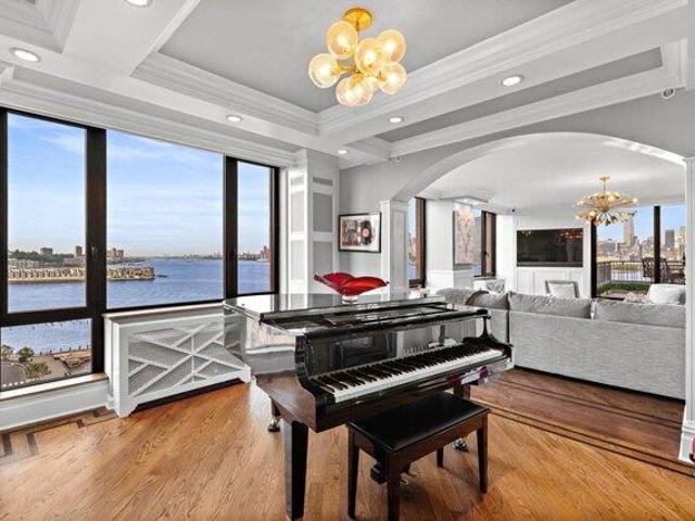 Condo for sale in Hudson, New Jersey