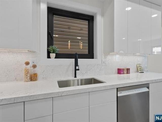 Condo for sale in Hudson, New Jersey
