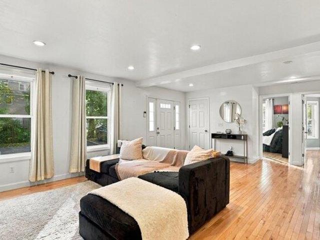 Condo for sale in Central Square Historic District, Lynn