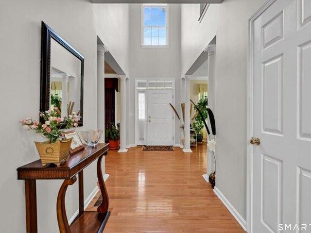 Condo for sale in Middlebury, Connecticut