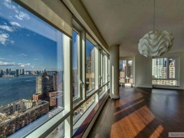 Condo for sale in Arverne, New York