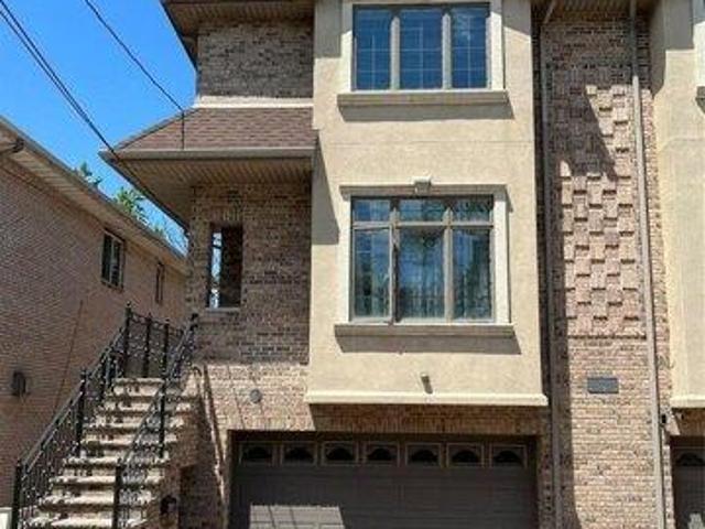 Condo for sale in Palisades Park, New Jersey
