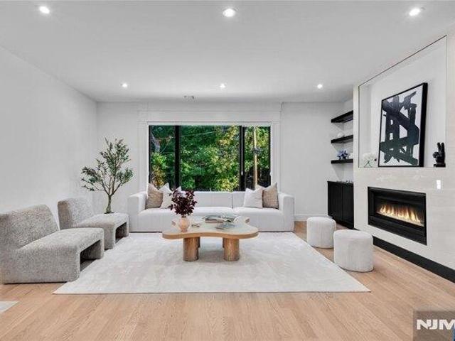 Condo for sale in Palisades Park, Bergen County