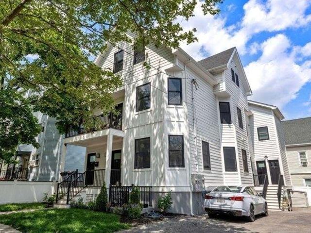 Condo for sale in Ten Hills, Somerville