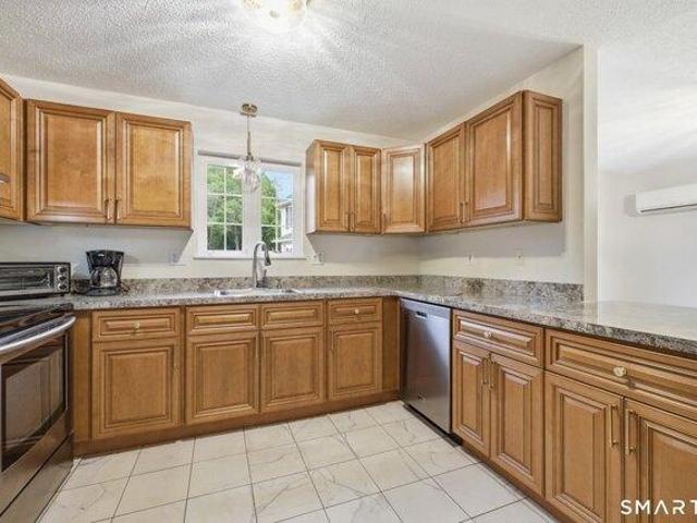 Condo for sale in South Windsor, Connecticut