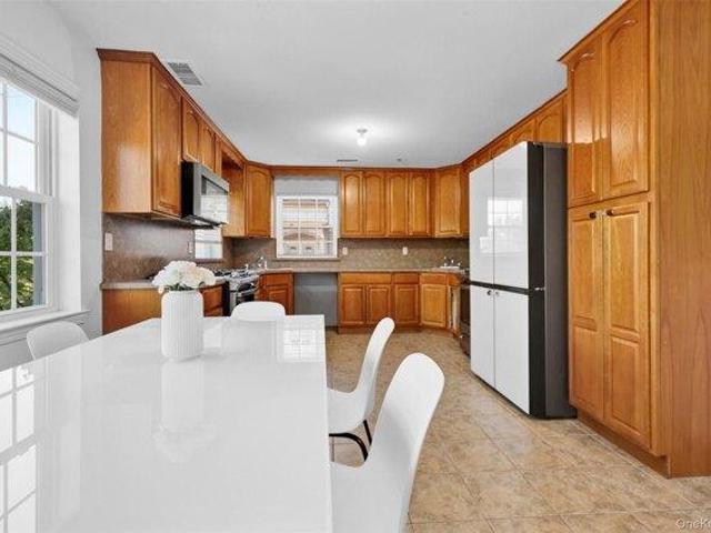 Condo for sale in Rockland, New York