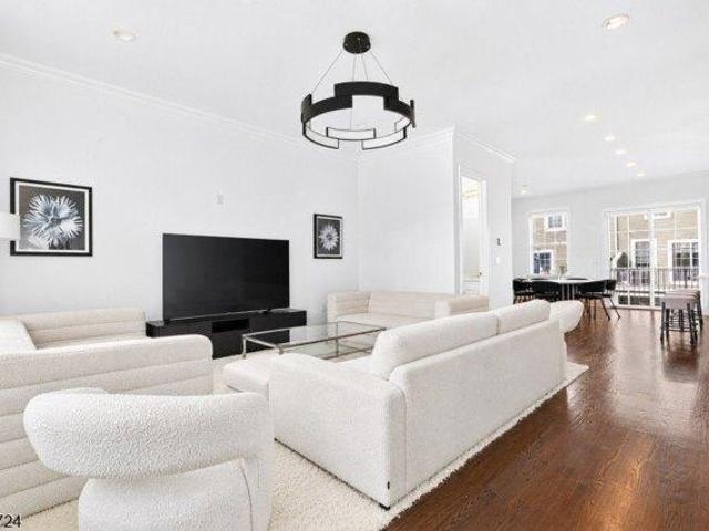 Condo for sale in Teaneck Township, Bergen County