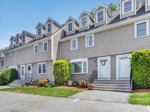 Condo for sale in Tewksbury, Massachusetts