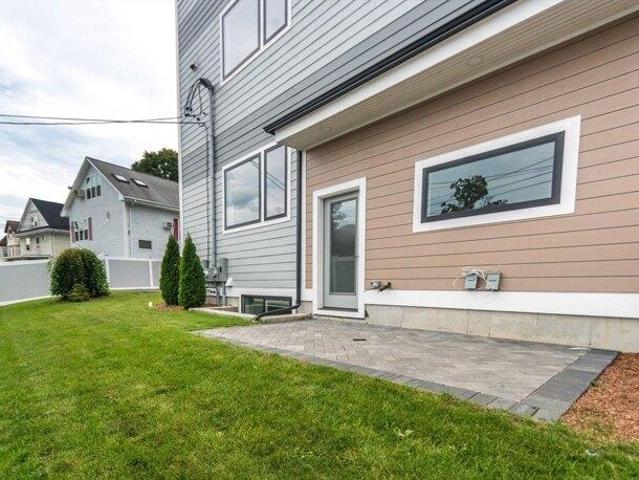 Condo for sale in Waltham, Massachusetts