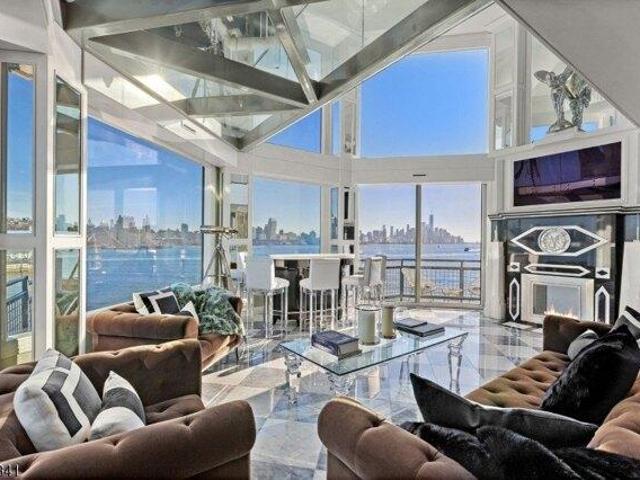 Condo for sale in Hudson, New Jersey