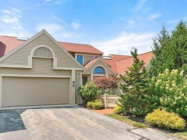Condo for sale in Winchester, Middlesex County
