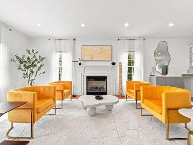 Condo for sale in Winchester, Middlesex County