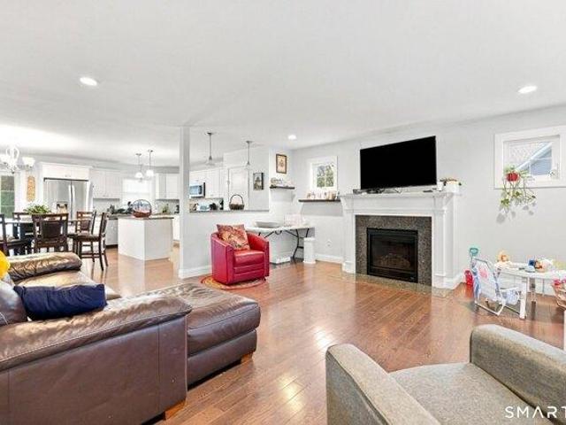 Condo for sale in Windsor Locks, Capitol Planning Region