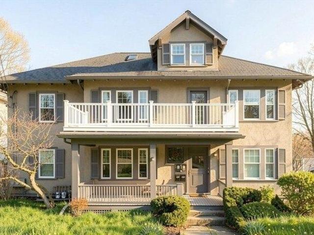 Condo for sale in Lexington, Massachusetts
